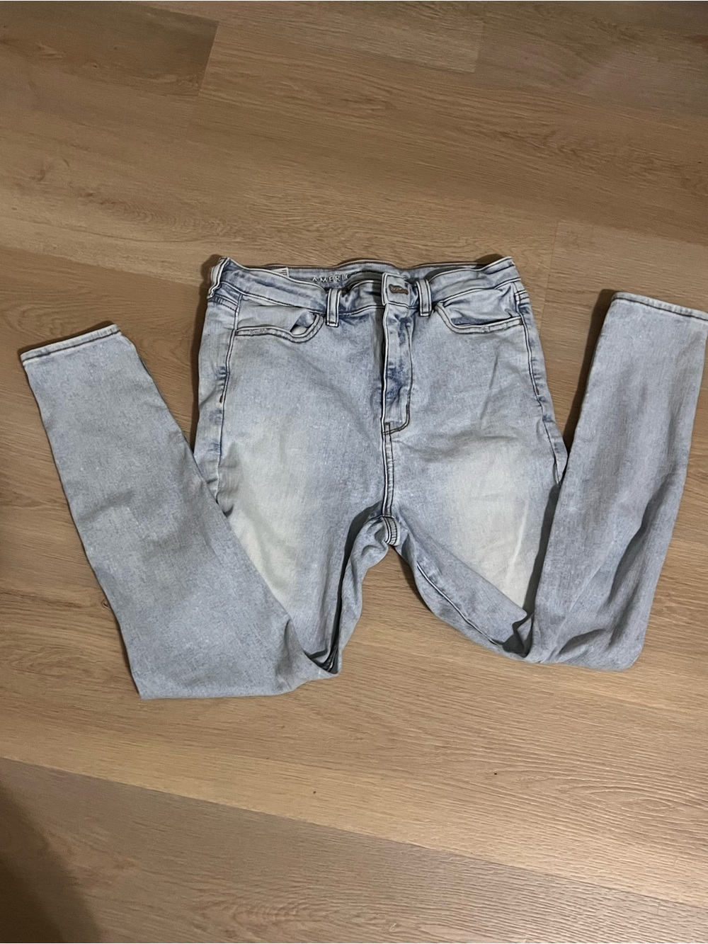 American Eagle Outfitters Light Wash Skinny Jeans